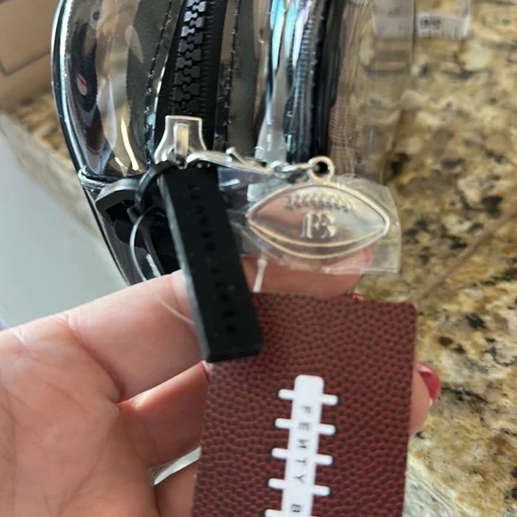 Fenty Swag Belt Bag w Lip Gloss - Picture 10 of 17